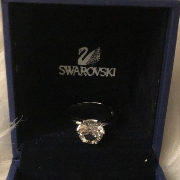 Swarovski Crystal Harlequin Ring - Picture 4 of 4